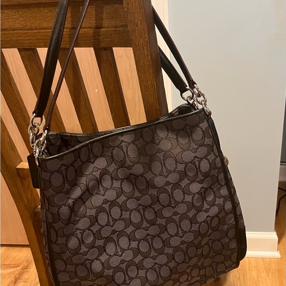 COACH PURSE with 3 compartments - Picture 2 of 7